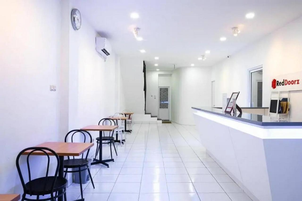 Reddoorz Hostel Near Taman Puring Jakarta Eksteriør bilde